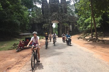 Angkor Wat Cycling Tour (20-25 km)