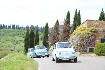 Vintage Fiat 500 Tour from Siena: Tuscan Hills and Winery Lunch