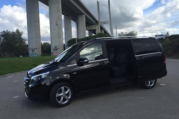 Transfer from Lisbon to Porto with visits on the way