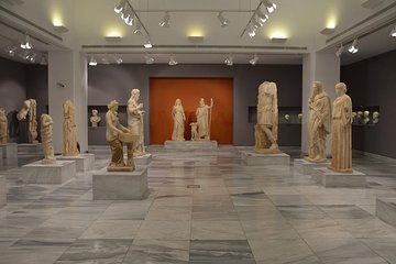 Accessible Heraklion tour to Knossos & Archaeological Museum or Shopping 