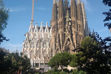 Sagrada Familia Skip-the-Line Private Tour with Guide