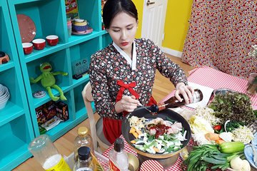 Korean Cooking Class with Full-Course Meal & Local Market Tour in Seoul