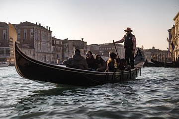 Venice Highlights Walking Tour with Saint Mark's Basilica and Gondola Ride