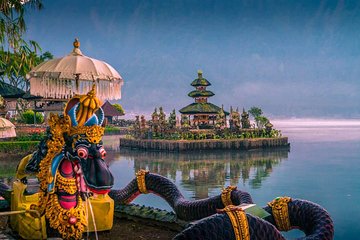 The Beauty of Bali : Bedugul, Taman Ayun Temple and Tanah Lot Temple Tour. 