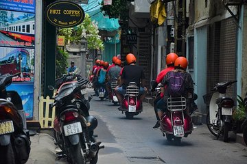 Hanoi Vespa Tours: Hanoi Vintage Vespa Food Tours