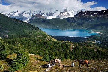 Estancia Nibepo Aike Con Cabalgata - El Calafate