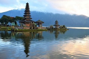The Beauty of Bali : Bedugul, Taman Ayun Temple and Tanah Lot Temple Tour. 