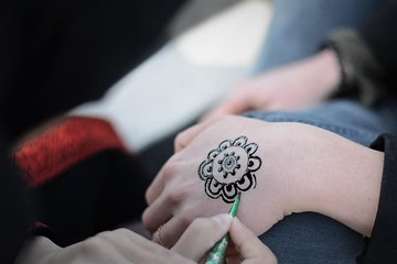 Henna and Kohl Drawings Experience