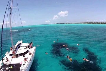 Top Tour Sail To Isla Mujeres By Catamaran Buffet And Drinks Included