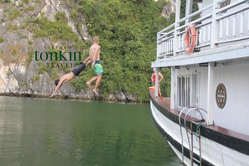 Boutique cruise Lan Ha bay 3 days 2 nights Tour: Kayaking, swimming, biking