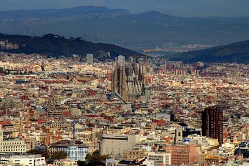 Private 8 hours Tour of Barcelona with driver and official tour guide