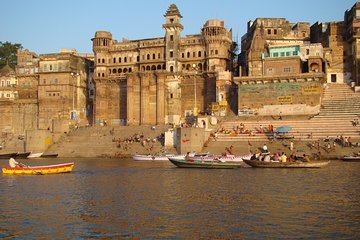 Varanasi - Early morning boat ride with temple tour 