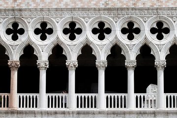 Tour of Venice in Doge's Palace and St Mark's Basilica 