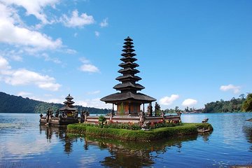 West Bali Tour: Taman Ayun, Ulun Danu Beratan, Jatiluwih Rice Terrace, Tanah Lot