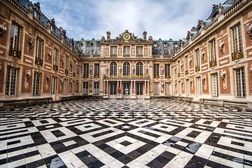 Versailles Domain Small-Group Guided Tour from Paris