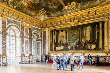 Versailles Palace Guided Tour with Gardens & Fountains Show from Paris