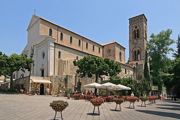 Transfer from Ravello to Naples or Naples to Ravello (1-8 PAX)