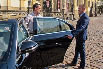 Private Transfer to Budapest from Prague