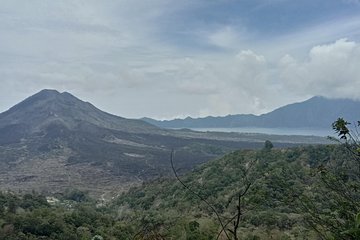  Regular Mt Batur Sunrise ( We are at the gate)