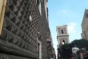 Naples Walking Stress-Free Tour: Between Legends and History