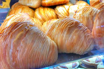 Private Naples Walking Tour with Pizza and Sfogliatella tasting