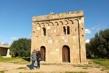 Small-Group Food and Wine Tour from Cagliari