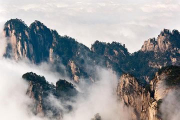 2-Day Huangshan Mountain Sunset Climb & Sunrise Camp Guided Tour from Hangzhou 