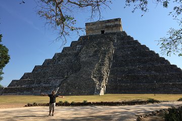 Discover Chichen Itza: Delicious Buffet & Swim in 2 Cenotes