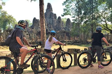 Siem Reap Angkor Sunrise Sunset VIP private bike tour