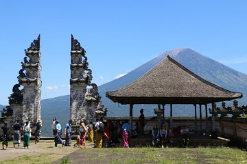 Best Tour with Kanto Lampo Waterfall & Lempuyang Temple