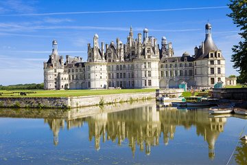 Loire Valley Castles Private Trip including Lunch from Paris