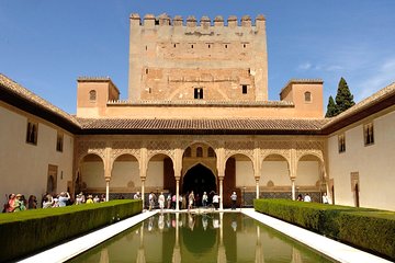 Alhambra & Generalife Skip the Line Premium Tour including Nasrid Palaces