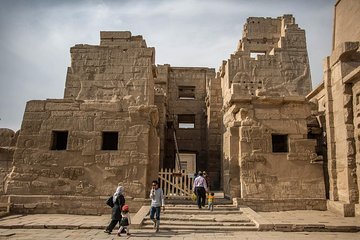 private guided tour West bank Ramesseum, Setti I temple & nobles tombs