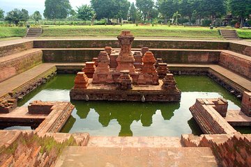 Majapahit Heritage Archaelogy tour via surabaya