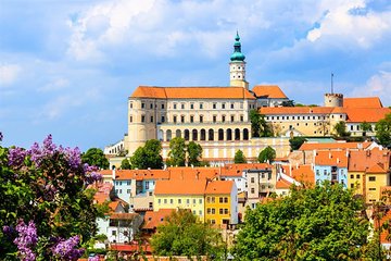 Private transfer from Prague to Vienna with 2h stop in Mikulov