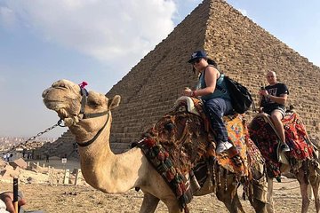 Private Half-Day Trip to Giza Pyramids with Camel-Riding