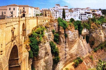 Seville Private Transfer to Granada with a Visit to Ronda