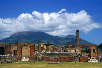 Pompeii, Herculaneum ruins and lunch in local winery restaurant 