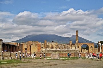 Private full day tour Pompei Ercolano and winery