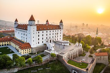 Budapest-Bratislava private transfer with luxury van