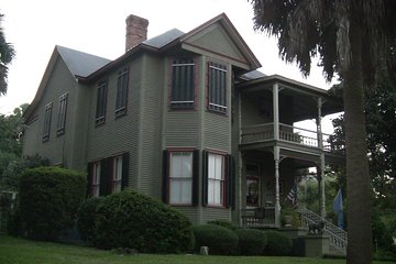 Ghosts and Graveyard Tour of Pensacola