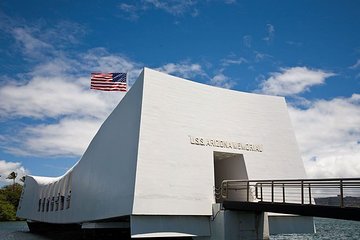 Day Trip from Kona to Oahu: Pearl Harbor Uncovered