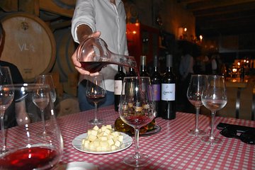 Private Hvar Wine Tasting Tour with Traditional Dinner/Lunch