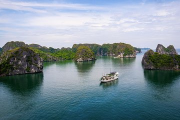 Venezia Cruise: 3-day Explore Halong Bay from Hanoi