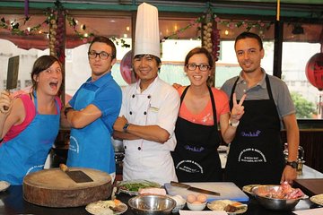 Hanoi Cooking Class and Market Tour in Ancient House