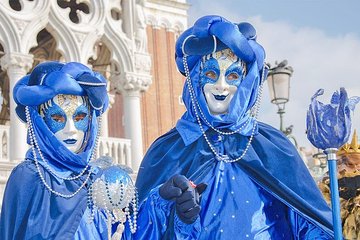 Venice Carnival Tour of Must-See Sites with Local Guide & Frittelle Tasting