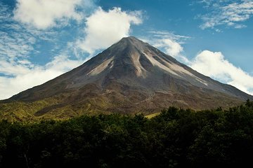 San Jose Airport Private Transfer to La Fortuna 1 to 4 People