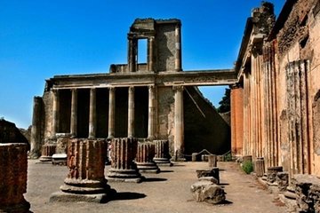 Day tour of Pompeii Vesuvius from Naples