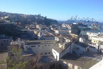 from Santiago airport private arrival transfer to the Valparaiso pier