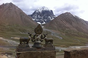 Holy Mt. Kailash tour in west Tibet via Nepal